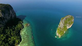 "Scenic Escapes: Traveling to Earth's Beauty Spots"
