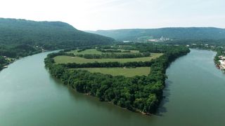 "The Beauty Trail: Adventures in Nature and Travel"