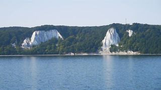"Nature's Global Palette: Chronicles of Beauty and Travel"