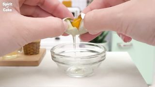 Creative miniature unicorn ???? cake decorating