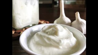 GARLIC SAUCE for Shawarma _ Grilled foods - Toum - Easy Blender recipe