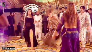 Laung_Nak_Da_Lak_Patla_-_Beautiful_Girl__Wedding_Hot__Mujra_Dance_Performance_2023(360p).