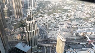 "Dubai Diaries: Exploring the Desert Oasis"