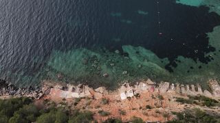 "Unveiling the Mysteries of the Ocean: A Journey Beneath the Waves"