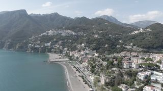 "Wandering Through Italy: A Traveler's Tale"