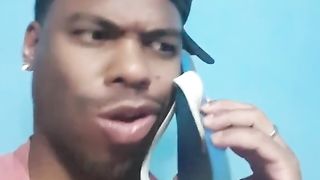 Quando a mulher vai pagar o açaí