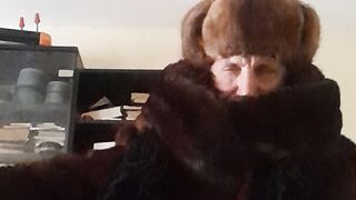 КОГАТО ТИ ХАРЕСВА ДА СИ В КОЖИ