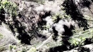 Russian Mortar Attack on Ukrainian Position: Soldiers Forced to Flee | RCF