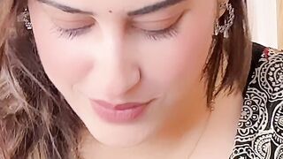 Larki Ki Tareef Aor Bassss