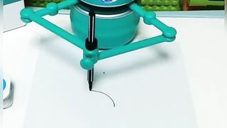 Small Magic Q Drawing Robot! good gadgets for drawing
