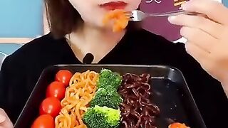 Eating Faster like a good girl, Prawns, Brocoli, Noodles ????