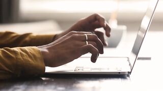 Make $915 Just By Listening To Music! (Earn Money Online From Home)