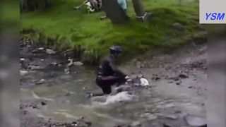 Essayer de pas rire 4