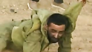 اسرائیلی یہودی فوجیوں کی  ذلالت کی یہ ویڈیوز وائرل ہوجانی چاہییں۔????