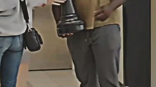 Prank what a black Queen with a black girl ????????????
