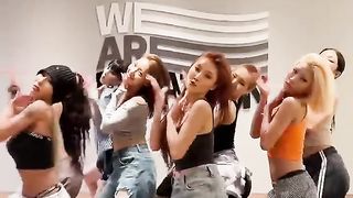 Spin and Dance ????#HWASA #화사#ILoveMyBody #PNATION #피네이션