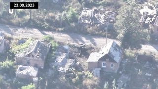 Ukraine Russia War | Ukrainian Special Forces Destroy Russian D-30 Howitzer - UA POV | RCF