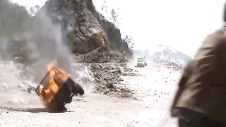 clip 2023   The couple is being hunted by a bunch of strangers