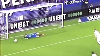 Ronaldo 1000 IQ ????