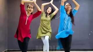 Mala_Mala_Mala_Maruthamalai_Mumthaj_Hostel_Girls_Kuthat_