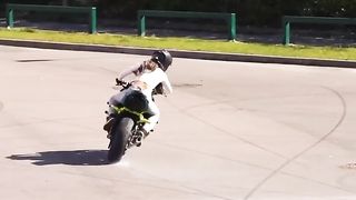 Ce bruit.. ???? This sound.. ???? girlmoto #bikergirl #stunt #motorcycle #bike #moto #drift #ride