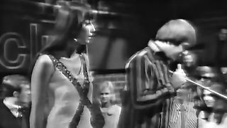 Sonny & Cher - Little Man (1966).