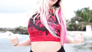 Cute Girl, Dancing TREND
