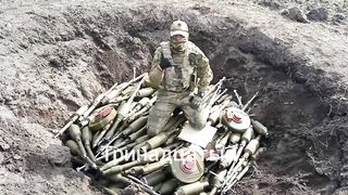 Ukraine Russia War | Russian Soldier Detonates RPG Tandem Charge Warheads | RCF
