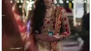 Hania amir sing song