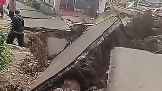 terrible roar