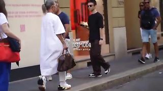 What_do_Italian_wear_in_September_Italian_Street_Style_Most_Fashionable_People_walking_in_the_street