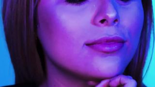 Maquillaje neón, la enloquece a Instagram