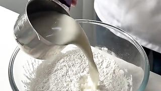 Mochi: Strawberry Filling
