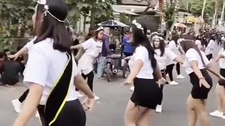 viral dancing carnival