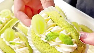 Matcha Cake “Taco”.