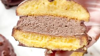 Chocolate pies