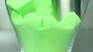 Very Satisfying and Relaxing Kinetic Sand ASMR, drop and squish
