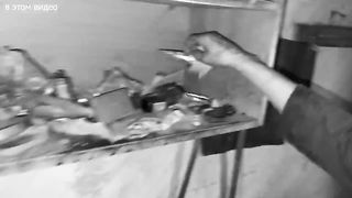 В одних носках, без еды и без памяти нашли бабушку в заброшенной деревне.