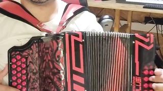 See how this player plays this Vira de Sampriz very well.