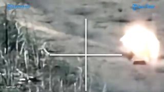 Kendaraan Lapis Baja Ukraina Dimusnahkan ATGM Saat Terobos Kawasan Rusia