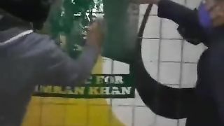 کی سڑکوں پر عمران خان کی تصاویرز کے سپرے پینٹ جگہ جگہ شروع