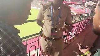 Inspector Said Don't Say Pakistan Zindabad ???? Pakistan Vs Australia Match.