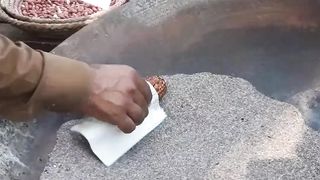 chali on street/نمکین چھلی#چھلی/white curn making on street/welcom pak tv