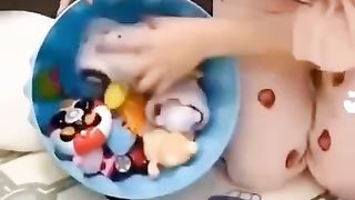 How to arrange toys