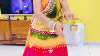 Pair thik nhi hua abhi mera .. isliye dance b achha nhi h ????.. or ye lehnga link chahiye to btana.