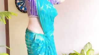 Mere pair ki chot ki wajah se m video nhi bna pa rhi .. old videos post kr rhi hu