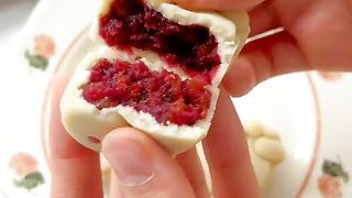 Moon Cakes. Cranberries Filling