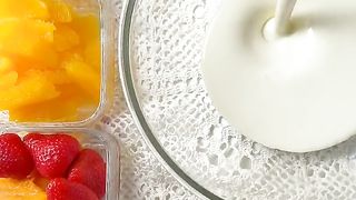 Fruit sandwich. Ten-minute breakfast