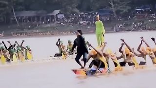Lomba dayung paling seru