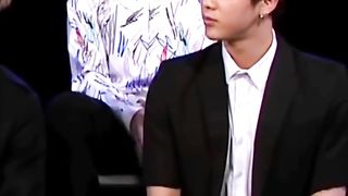 V meniru Namjoon